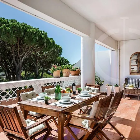 Ferienhaus Casa Feliz: Contemporary In Vale De Lobo Distrikt Faro